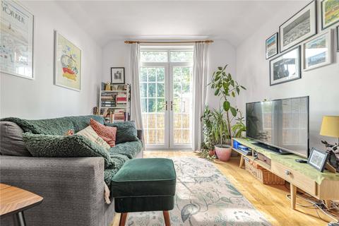 Flat D, 362 Lee High Road, London, SE12 8RS
