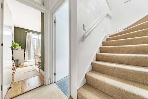 Flat D, 362 Lee High Road, London, SE12 8RS