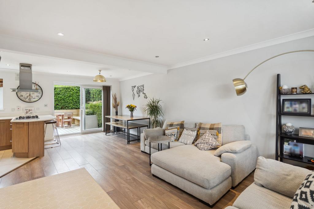 Heath Road, Beaconsfield, HP9 3 bed semidetached house for sale £680,000