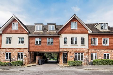 2 bedroom flat for sale, Kings Road, Doyle Court, GU27