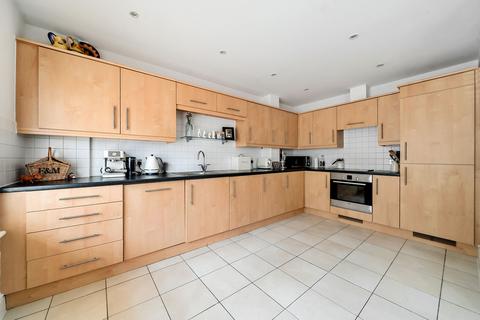 2 bedroom flat for sale, Kings Road, Doyle Court, GU27
