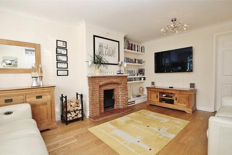 52 Connaught Crescent, Brookwood, Woking, GU24 0AW