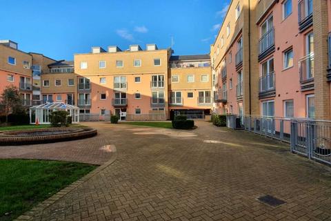 2 bedroom apartment to rent, Feltham TW14