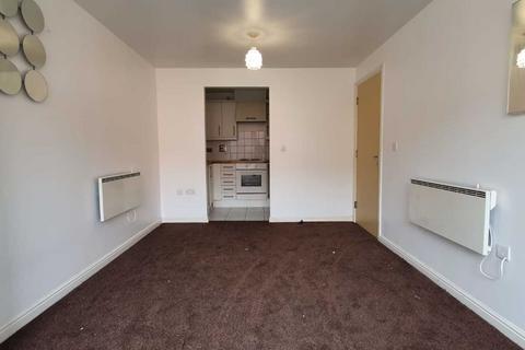 2 bedroom apartment to rent, Feltham TW14