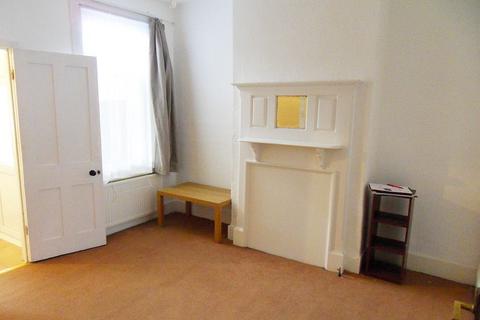 1 bedroom flat to rent, Langham Road, London N15