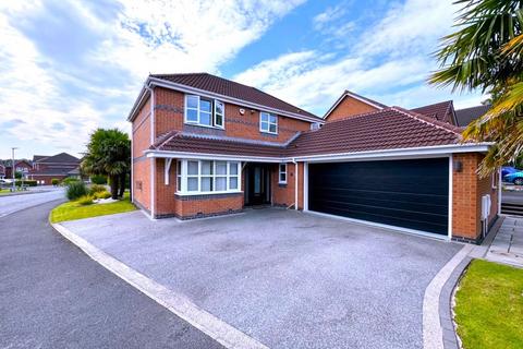 4 bedroom detached house for sale, Newham Drive, Bury BL8