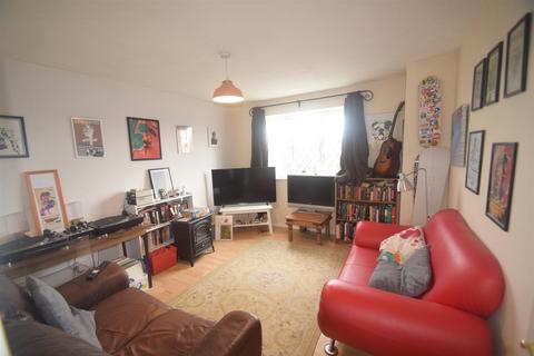 2 bedroom flat for sale, Underhill Close, Newport