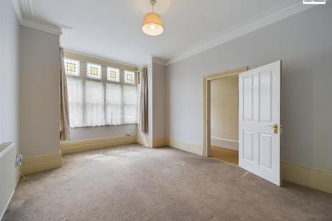 4 bedroom semi-detached house for sale, Grove Hill, London