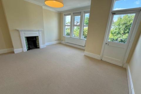 3 bedroom flat for sale, SQUIRES LANE, FINCHLEY, N3