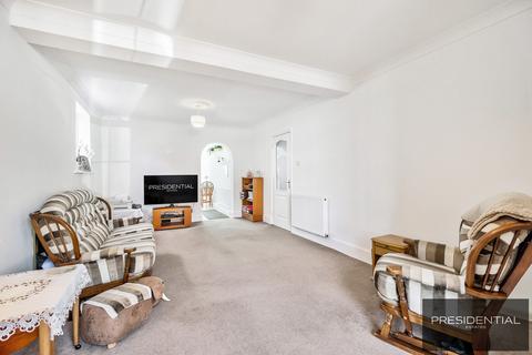 2 bedroom detached bungalow for sale, Loughton IG10