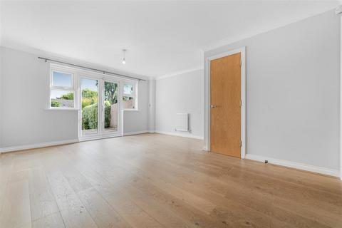 8 Cranbourne Towers, Ascot, SL5 8JE