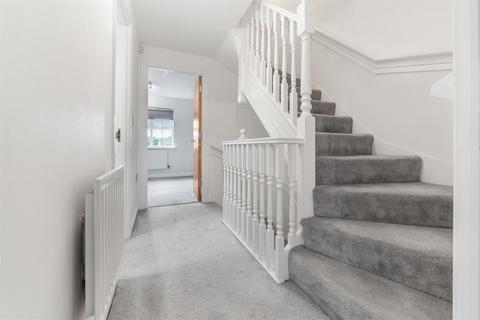 8 Cranbourne Towers, Ascot, SL5 8JE