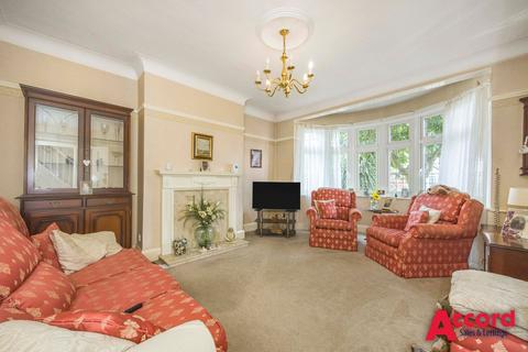 3 bedroom semi-detached house for sale, Corbets Tey Road, Upminster, RM14