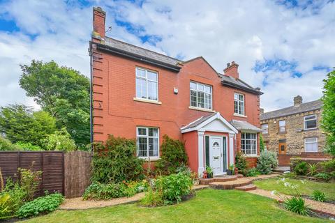 4 bedroom detached house for sale, Bradford Road, Wakefield, WF3