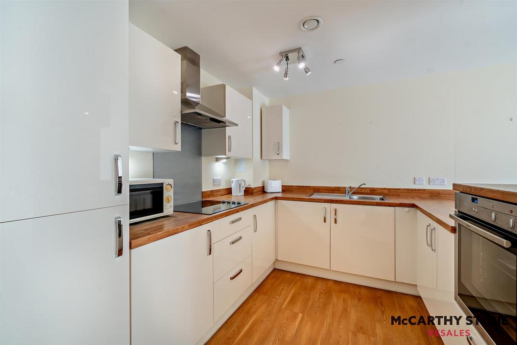 8617123-interior03-800.jpg