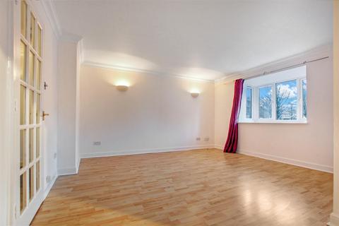 2 bedroom flat for sale, Watford WD18