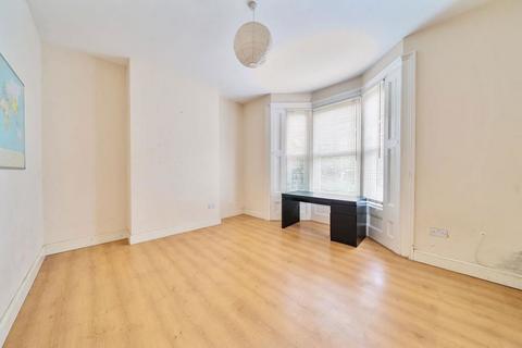 2 bedroom ground floor flat for sale, 165 Archway Road, London, Haringey, N6 5BL