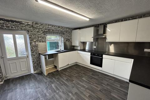 90 Under Lane, Grotton, Oldham, OL4 5RN