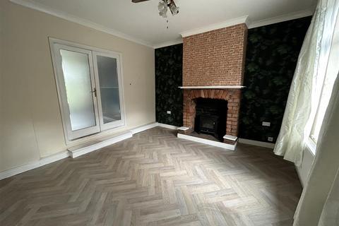 90 Under Lane, Grotton, Oldham, OL4 5RN