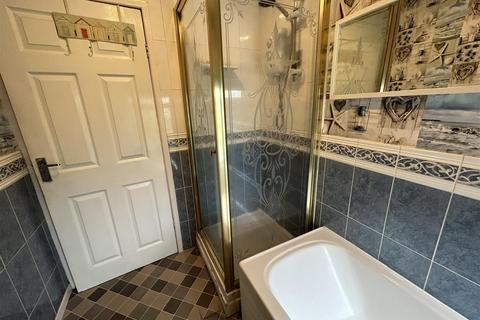 90 Under Lane, Grotton, Oldham, OL4 5RN