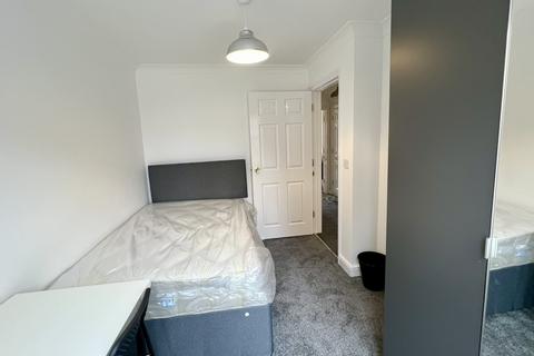 6 bedroom terraced house to rent, Kings Drive, Bristol BS34