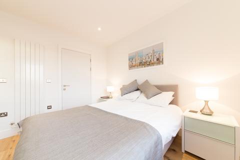 Studio to rent, Riverdale House, 68 Molesworth Street SE13