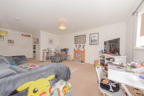 2 bedroom flat for sale, Busely Court, Morley, Leeds