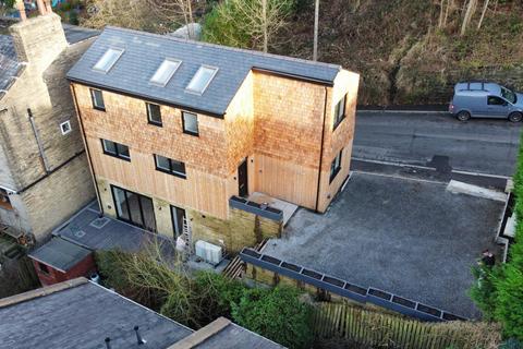 4 bedroom detached house for sale, Cliffe Royd, Hebden Bridge, HX7 8DL