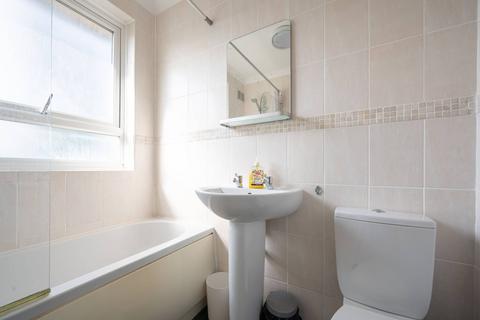 1 bedroom flat for sale, Rodenhurst Road, Clapham, London, SW4