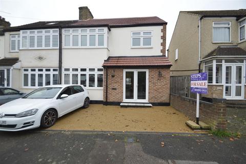 4 bedroom end of terrace house for sale, Benets Road, Hornchurch