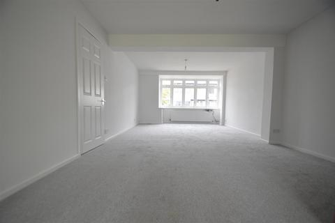 4 bedroom end of terrace house for sale, Benets Road, Hornchurch