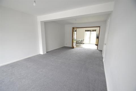 4 bedroom end of terrace house for sale, Benets Road, Hornchurch