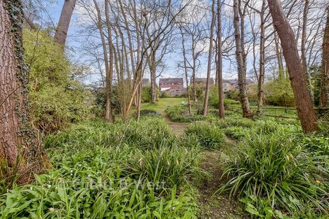 4 bedroom detached house for sale, Southlands, East Grinstead, West Sussex