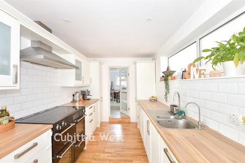 4 bedroom detached house for sale, Southlands, East Grinstead, West Sussex