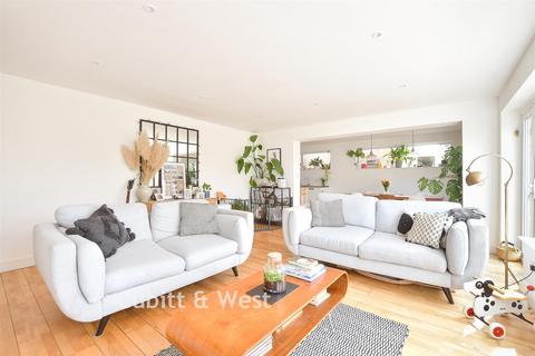 4 bedroom detached house for sale, Southlands, East Grinstead, West Sussex