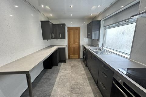 81 Brynmor Road, Llanelli, SA15 2TF