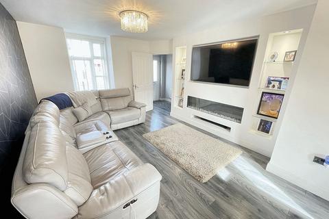 3 bedroom townhouse for sale, Rowan Drive, Cleadon Vale, South Shields, Tyne and Wear, NE34 8PQ