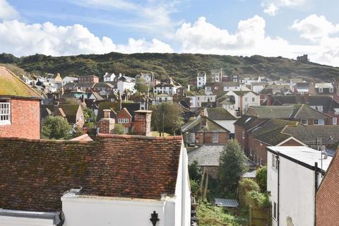 3 bedroom terraced house to rent, High Street, Hastings TN34