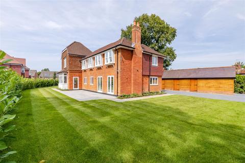 5 bedroom detached house for sale, Merrow Street, Guildford