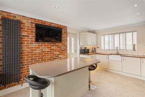 3 bedroom detached house for sale, Tabard Hamlet, Eggborough, DN14