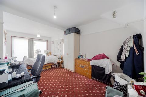 3 bedroom end of terrace house for sale, Milton Grove, London, N11