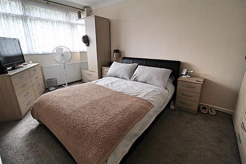 3 bedroom end of terrace house for sale, Kington Gardens, Birmingham B37