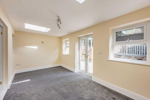 2 bedroom detached house for sale, Leeds Road, Liversedge