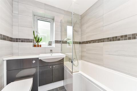 30a Bircholt Road, Liphook, GU30 7PQ