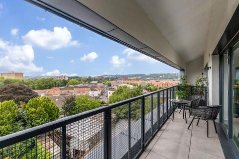 2 bedroom penthouse for sale, B.06.03 McArthur's Yard, Gas Ferry Road, Bristol, BS1