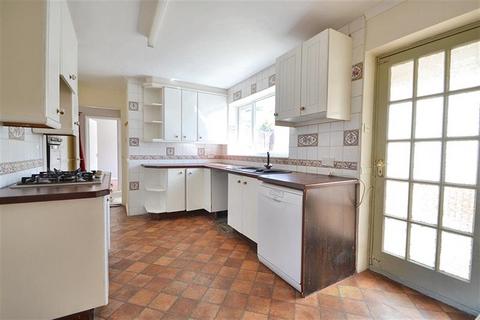 10 Roberts Close, Kings Worthy, Winchester, SO23 7LY