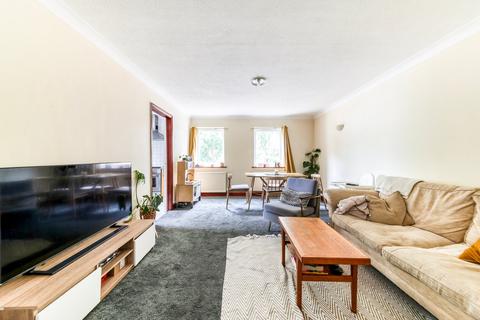 2 bedroom flat for sale, Sylvan Road, London, SE19