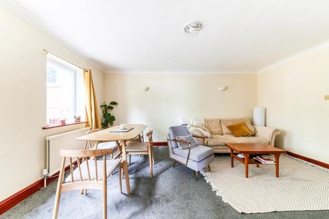 2 bedroom flat for sale, Sylvan Road, London, SE19