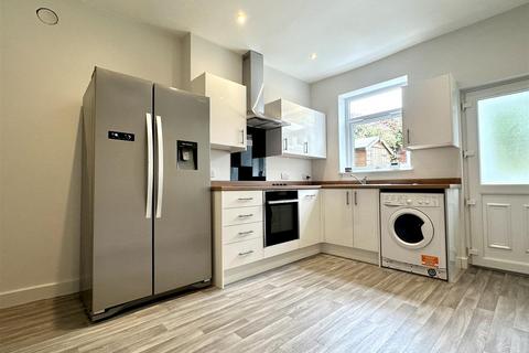 2 bedroom end of terrace house to rent, Parsonage Crescent, Walkley, Sheffield, S6 5BJ