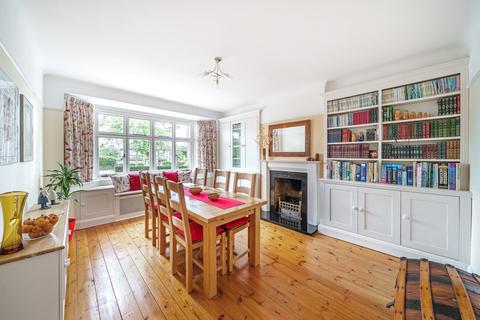 27 Lower Road, Fetcham, Leatherhead, KT22 9EL